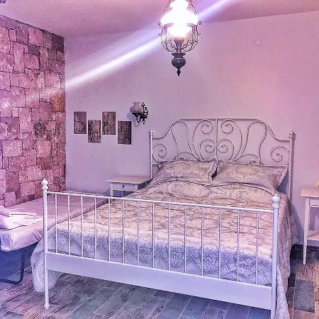 Beyaz Tas Butik Ayvalik