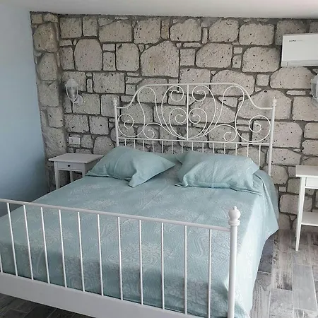 מלון Beyaz Tas Butik 2*