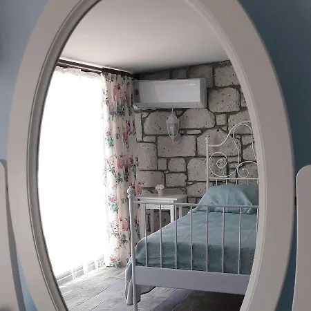 Beyaz Tas Butik 2* Ayvalı