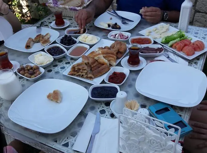 Beyaz Tas Butik 2* Ayvalı