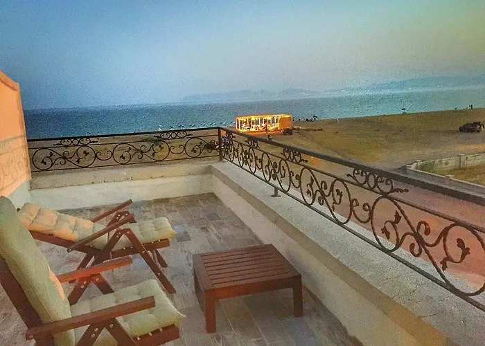 Beyaz Tas Butik Ξενοδοχείο Ayvalı